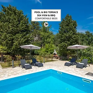 Ferienhaus Villa Pinia Holiday Home With A Pool, Jadranovo
